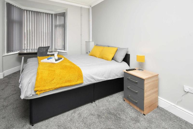 Townhouse Bucknall New Road Stoke image