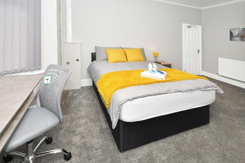 Townhouse Bucknall New Road Stoke image