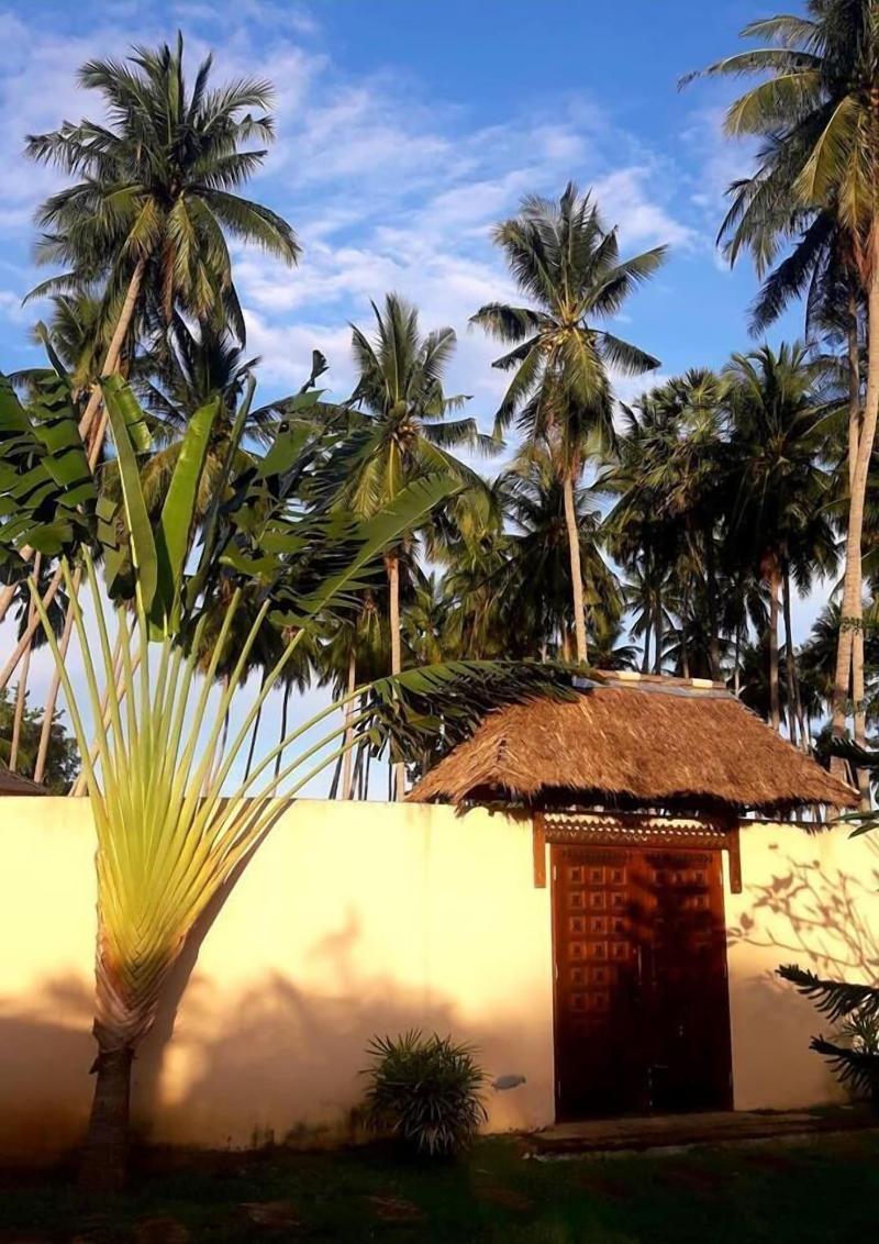 Laura S Guest House Samui image