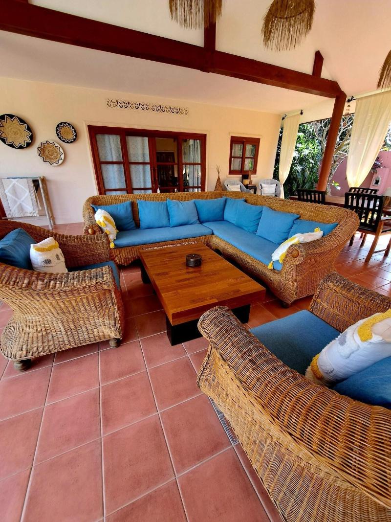 Laura S Guest House Samui image