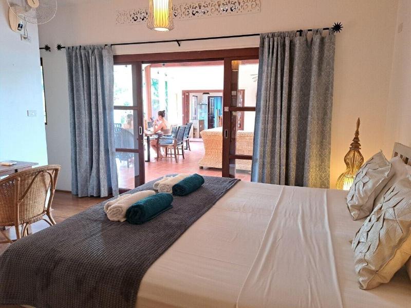 Laura S Guest House Samui image