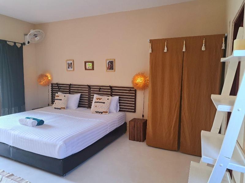 Laura S Guest House Samui image