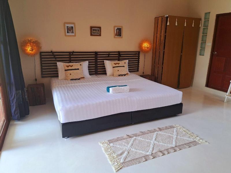 Laura S Guest House Samui image