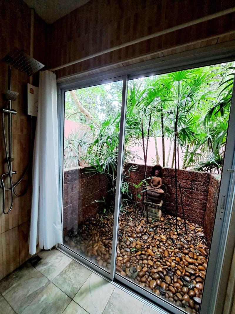 Laura S Guest House Samui image