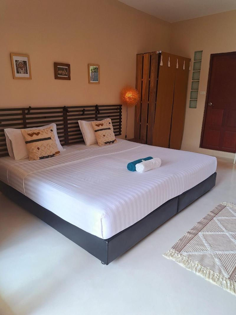 Laura S Guest House Samui image