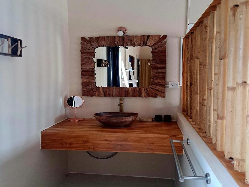 Laura S Guest House Samui image