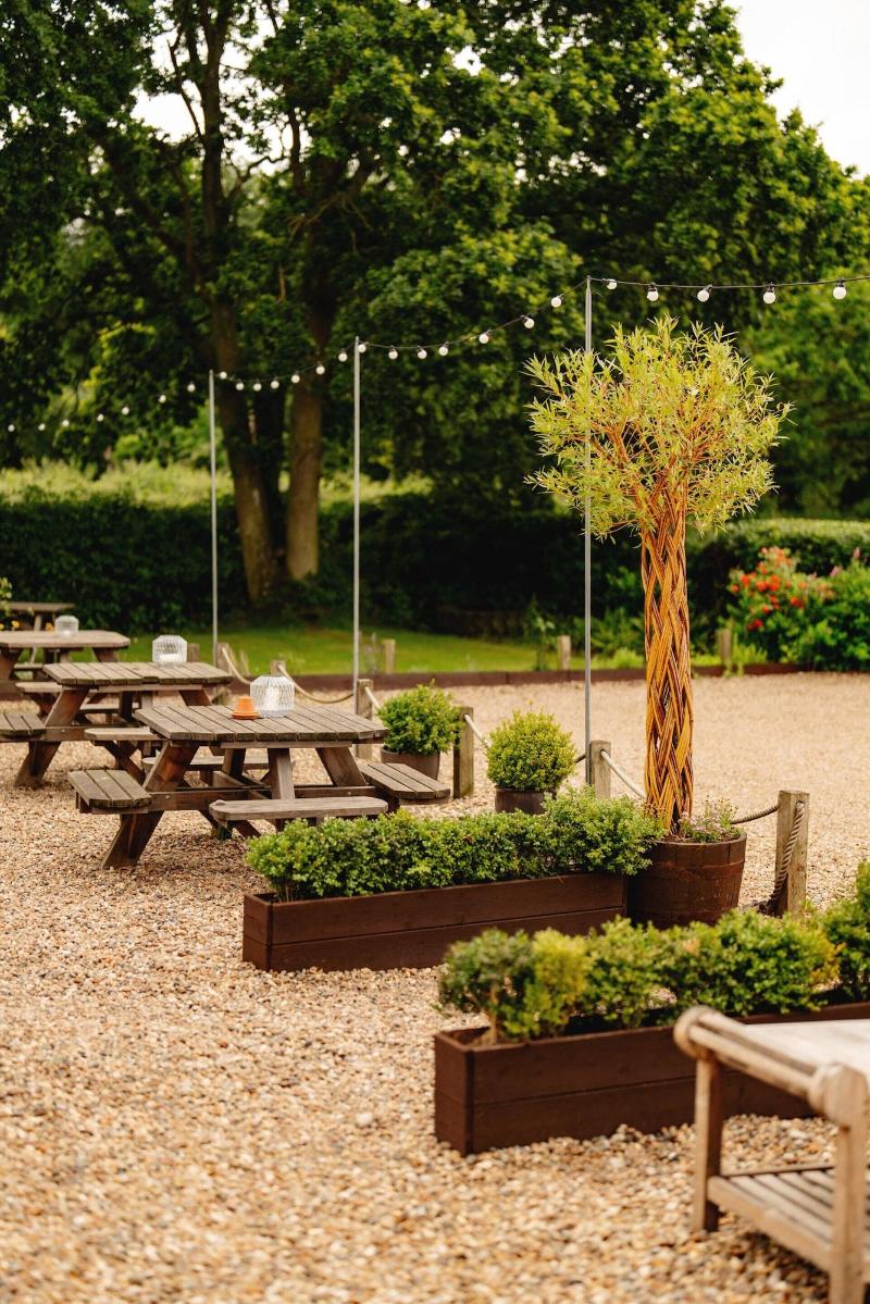 Wheatacre White Lion image