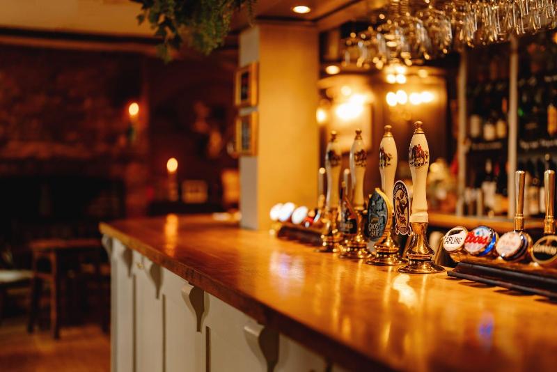 Wheatacre White Lion image