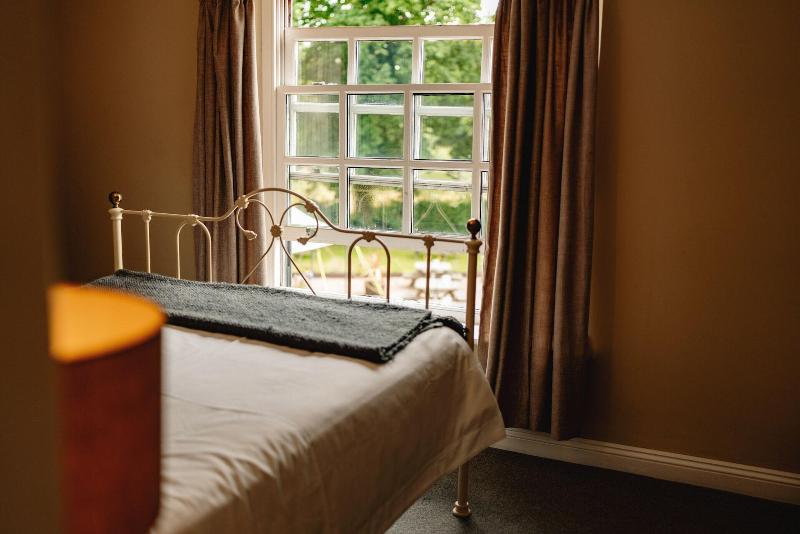 Wheatacre White Lion image