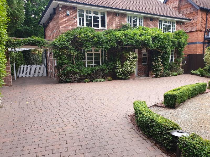 Little Robin Gate image