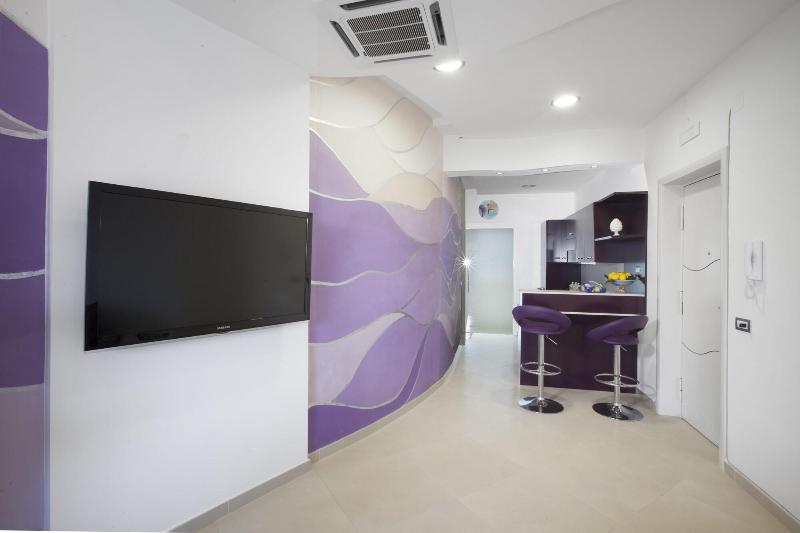 Estate4home L Onda Viola image