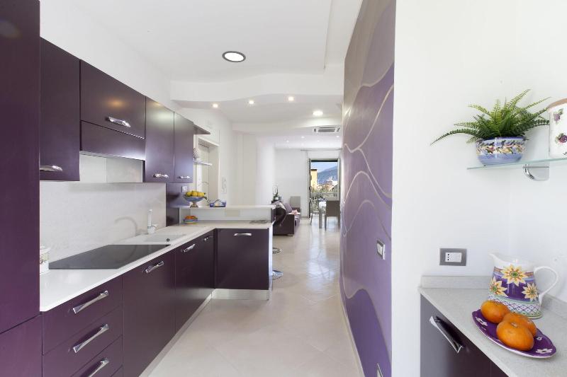 Estate4home L Onda Viola image