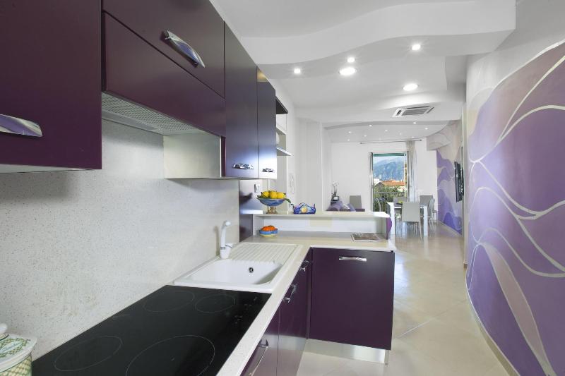 Estate4home L Onda Viola image