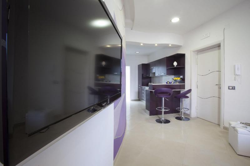 Estate4home L Onda Viola image