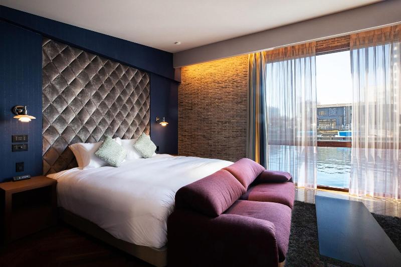 Petals Tokyo Floating Hotel image