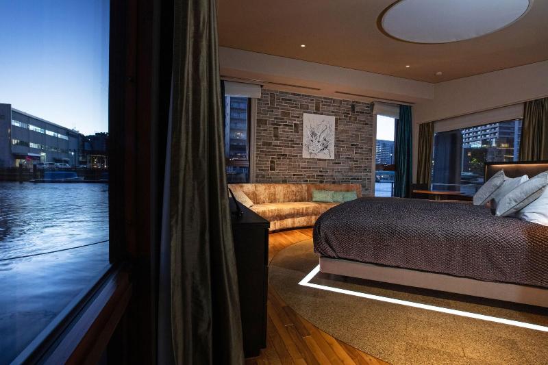Petals Tokyo Floating Hotel image