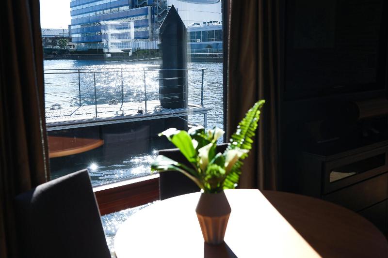 Petals Tokyo Floating Hotel image