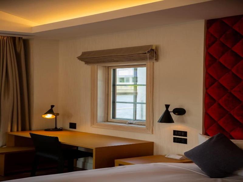 Petals Tokyo Floating Hotel image