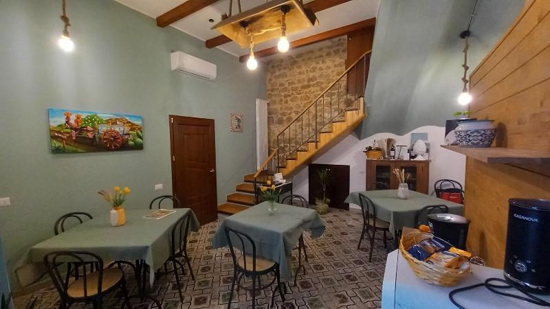 Cantunera Sicilian Room image