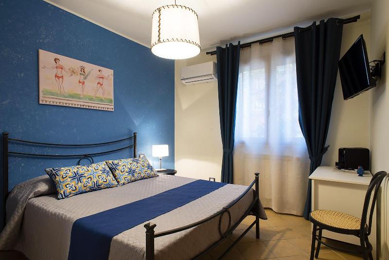 Cantunera Sicilian Room image