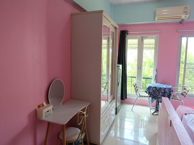 Pop 75429 101 Place Navanakorn image