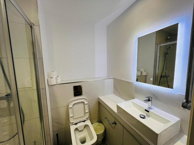 Ilford Grand Hotel image