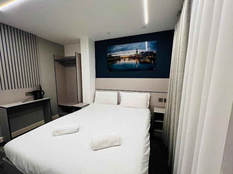 Ilford Grand Hotel image