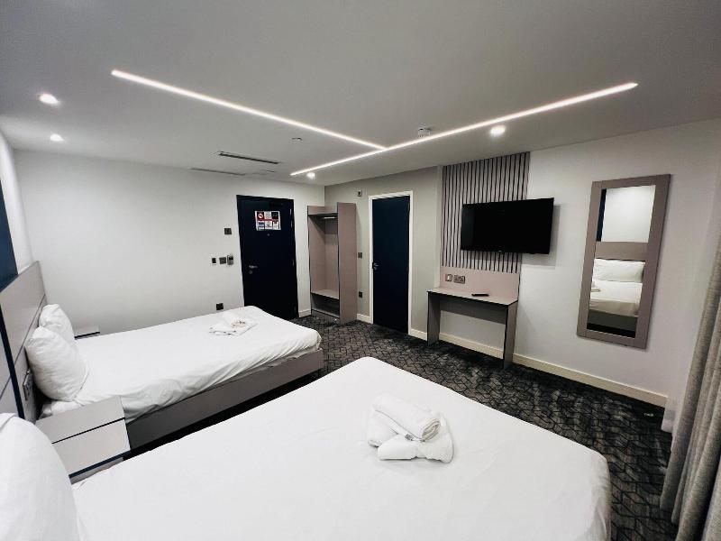 Ilford Grand Hotel image