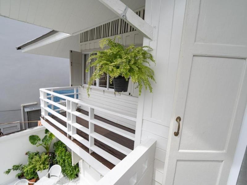 Roomquest Bangkok Rim Praya Dinsor Road image