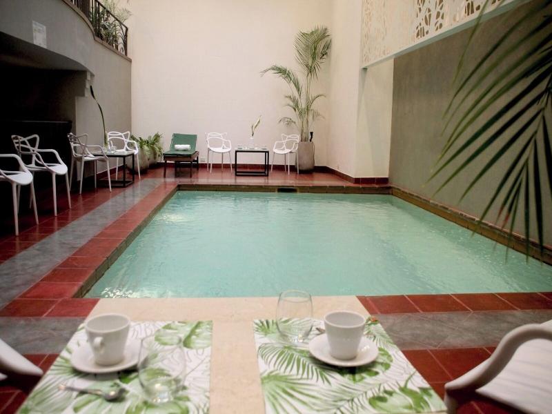 Gardi Hotel & Suites image