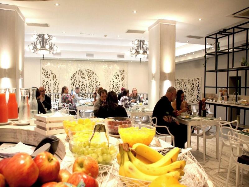 Gardi Hotel & Suites image