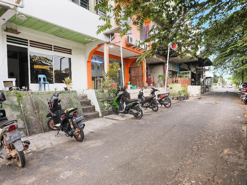 Spot On 91968 Penginapan Saweri Gading image