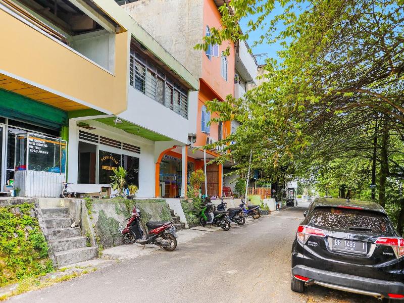 Spot On 91968 Penginapan Saweri Gading image