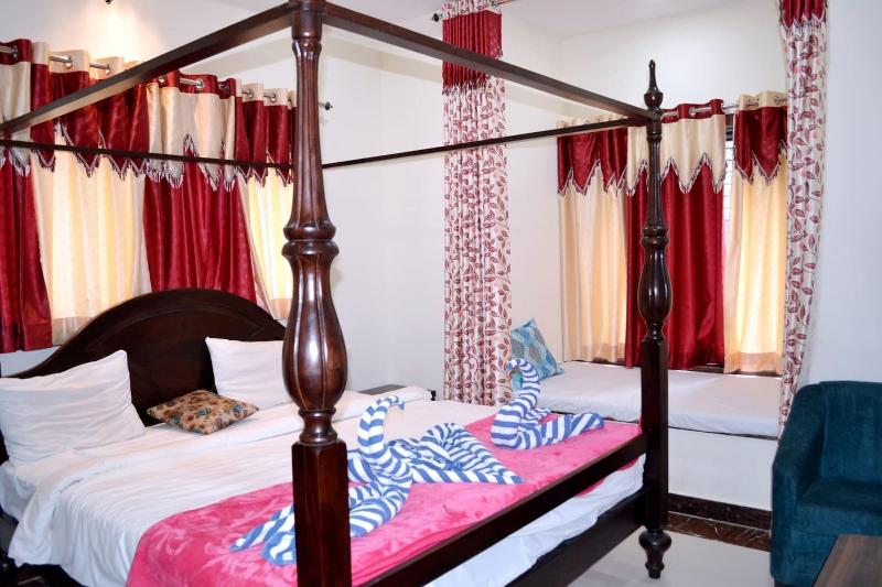 Rudraksh Hotel Restaurant image