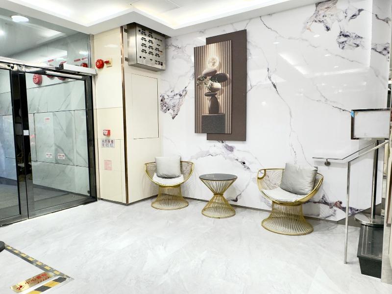 Hennessy Hotel image