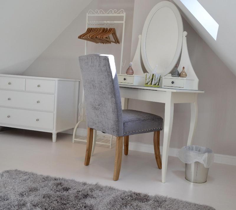 Riverbank Cottage image
