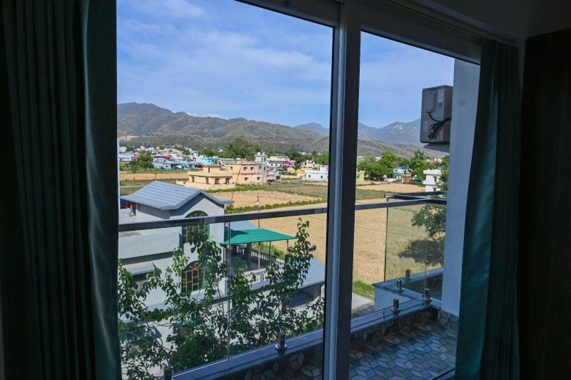 Hotel 7 Heaven image
