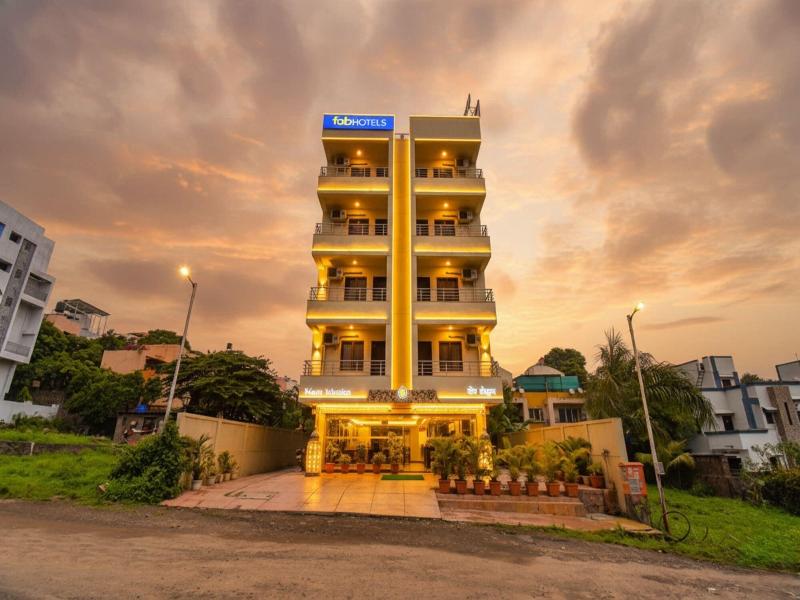 Fabhotel Mountain High Inn image