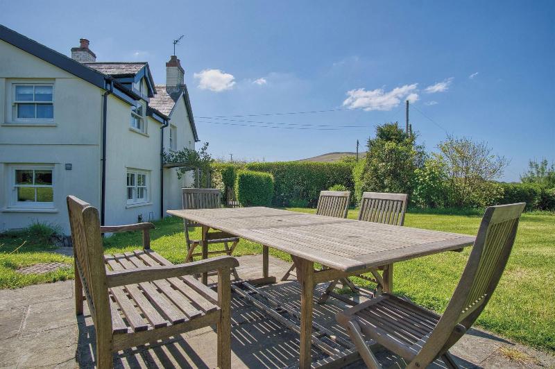 Dollars Cottage 4 Bed Llangennith image