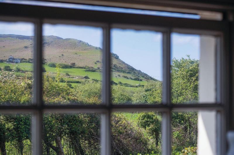 Dollars Cottage 4 Bed Llangennith image