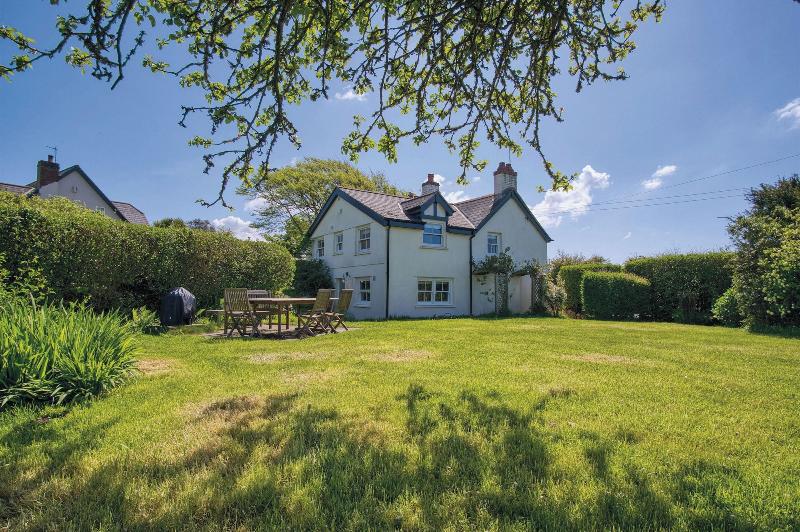 Dollars Cottage 4 Bed Llangennith image