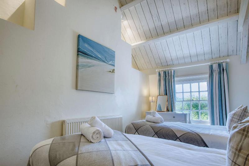 Dollars Cottage 4 Bed Llangennith image