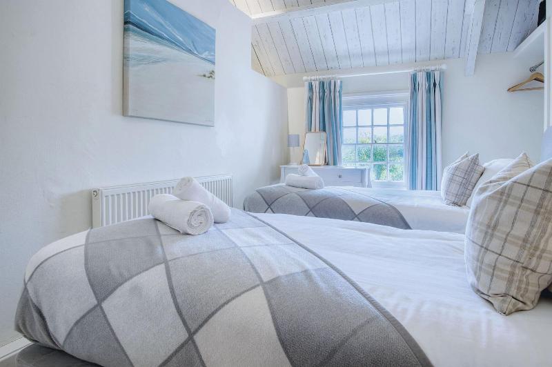 Dollars Cottage 4 Bed Llangennith image