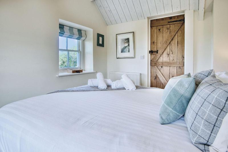 Dollars Cottage 4 Bed Llangennith image