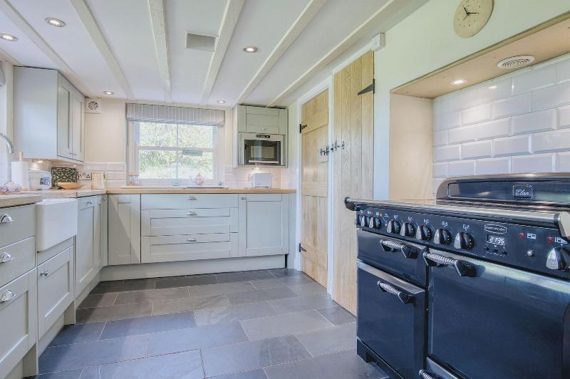 Dollars Cottage 4 Bed Llangennith image