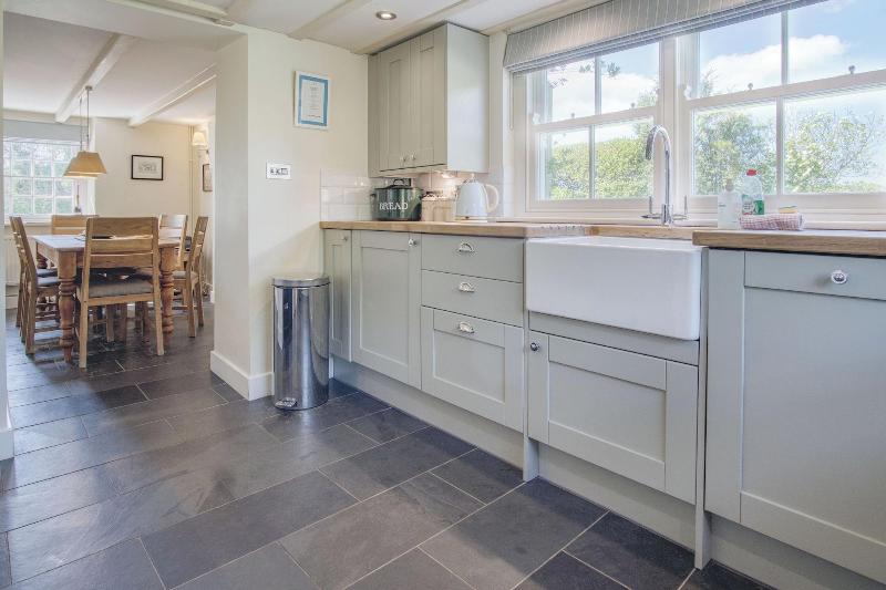 Dollars Cottage 4 Bed Llangennith image