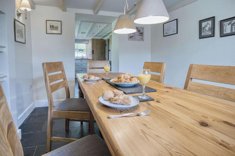 Dollars Cottage 4 Bed Llangennith image