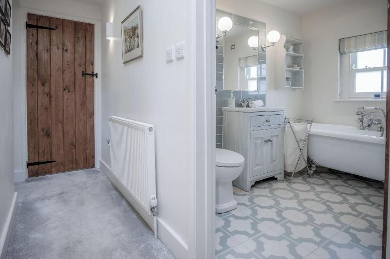 Dollars Cottage 4 Bed Llangennith image
