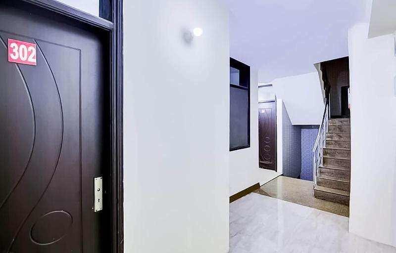 Roomshala 118 Hotel Acclaim 7 Sky image