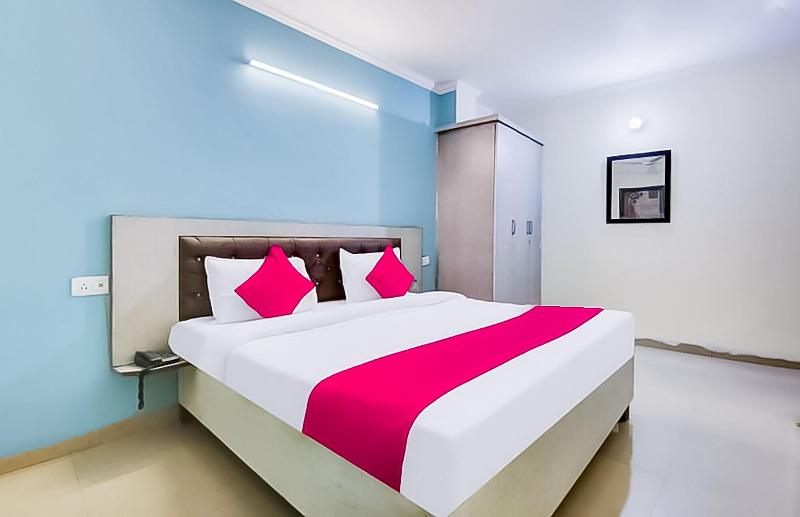 Roomshala 118 Hotel Acclaim 7 Sky image